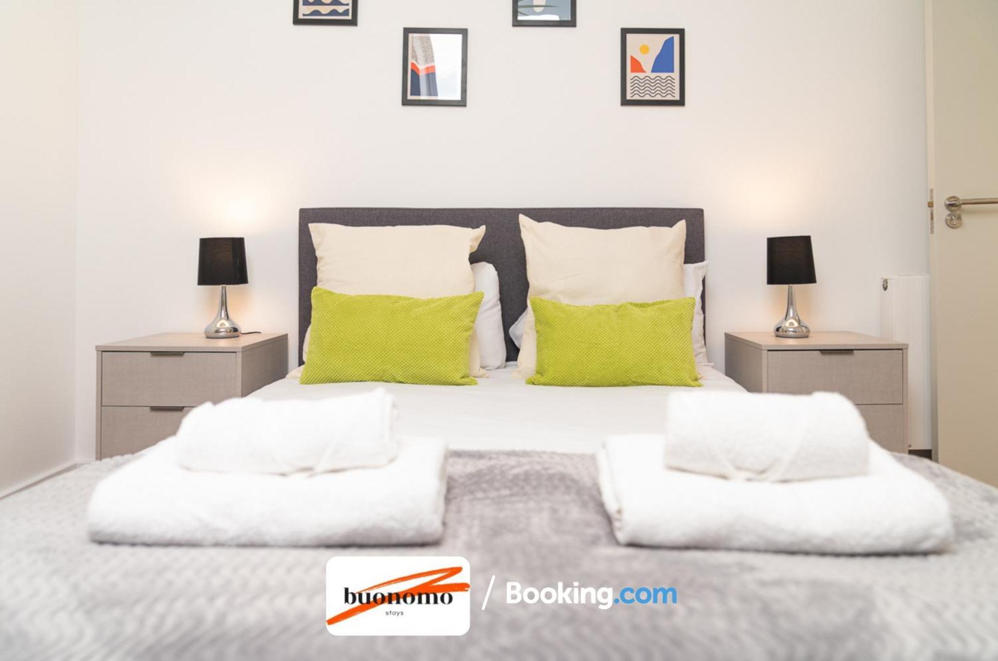 Two Bedroom Apartment At Buonomo Stays Short Lets & Serviced Accommodation London Exterior foto