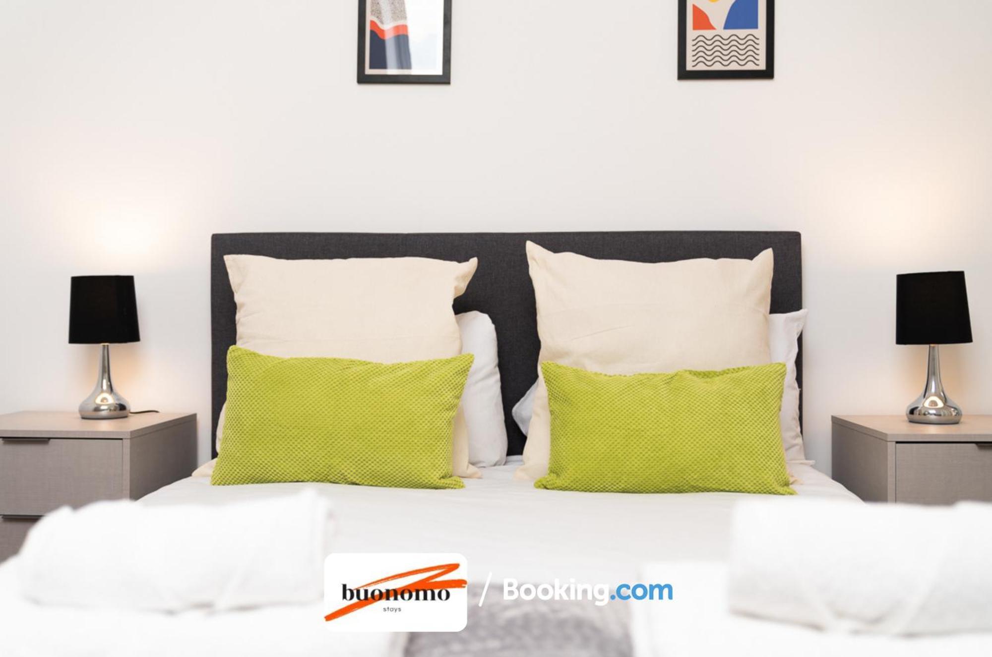Two Bedroom Apartment At Buonomo Stays Short Lets & Serviced Accommodation London Exterior foto